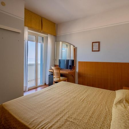 Hotel Astor Rimini Eksteriør billede