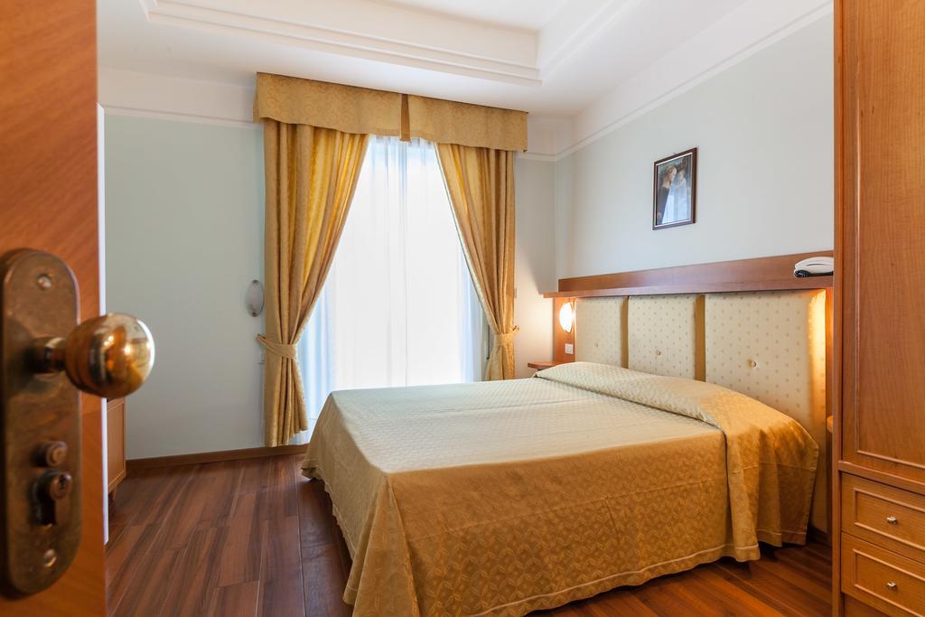 Hotel Astor Rimini Eksteriør billede