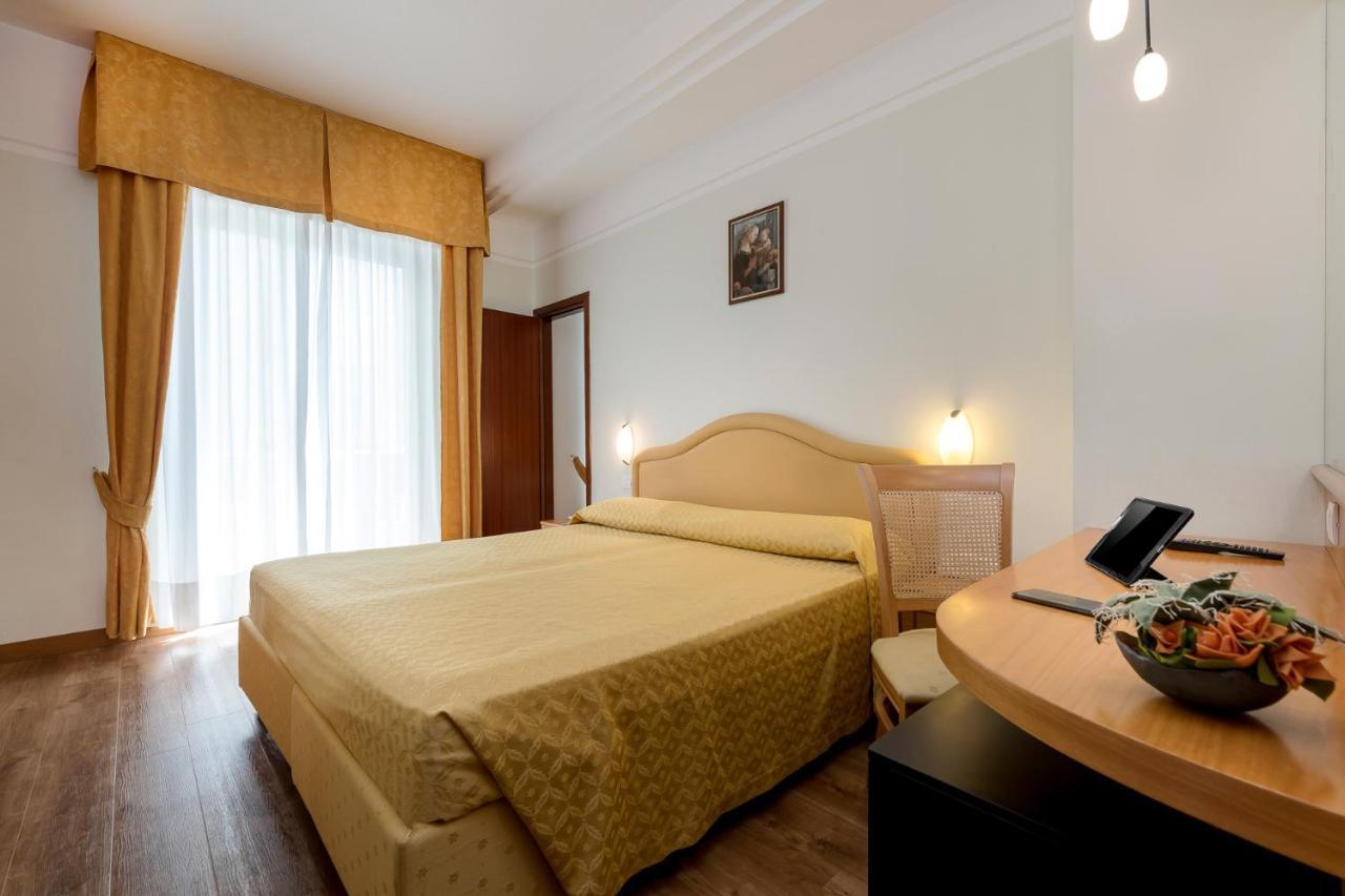 Hotel Astor Rimini Eksteriør billede