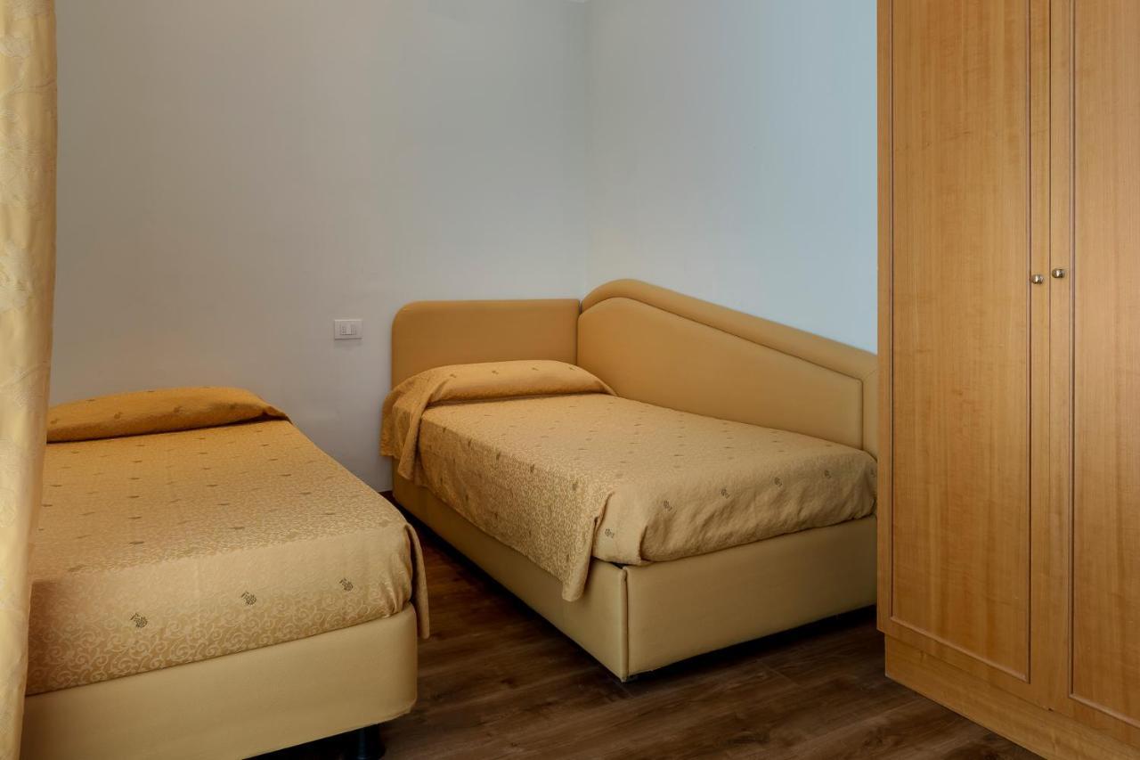 Hotel Astor Rimini Eksteriør billede