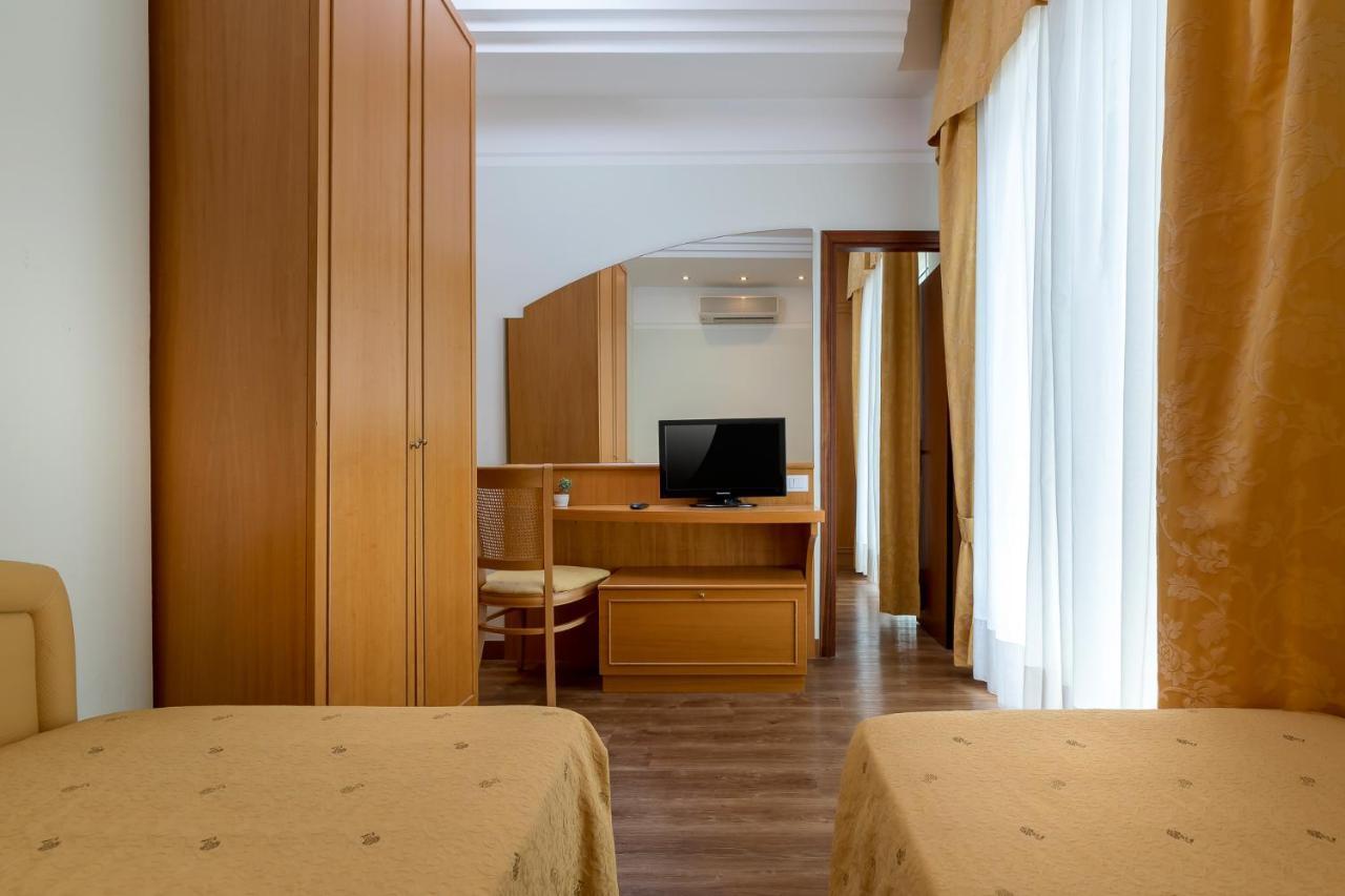 Hotel Astor Rimini Eksteriør billede
