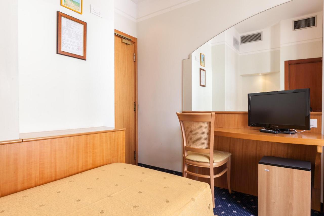 Hotel Astor Rimini Eksteriør billede